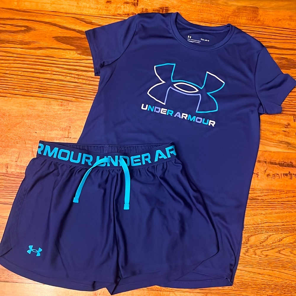 Girl’s Under Armour Tee and Shorts, Size Large